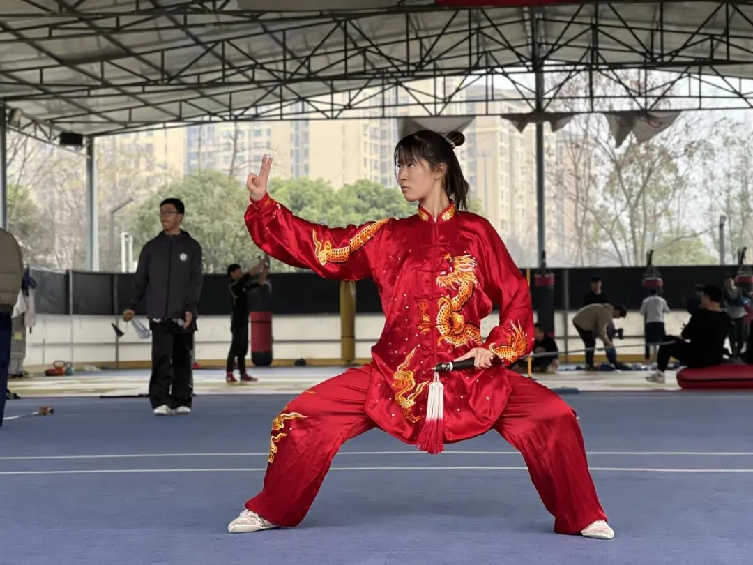 如何提升分卫的防守技巧_1